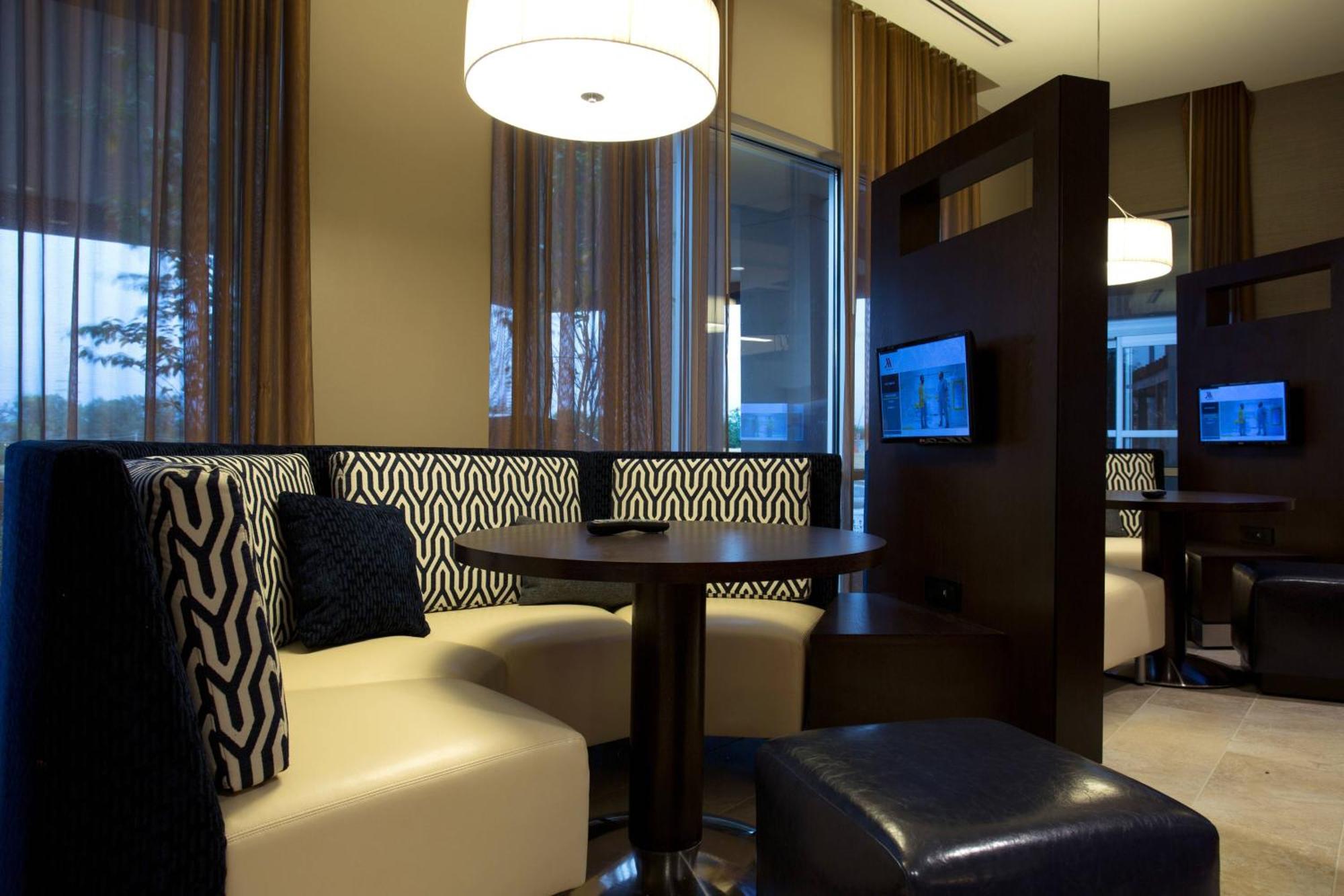 Courtyard By Marriott Starkville Msu At The Mill Conference Center Eksteriør billede
