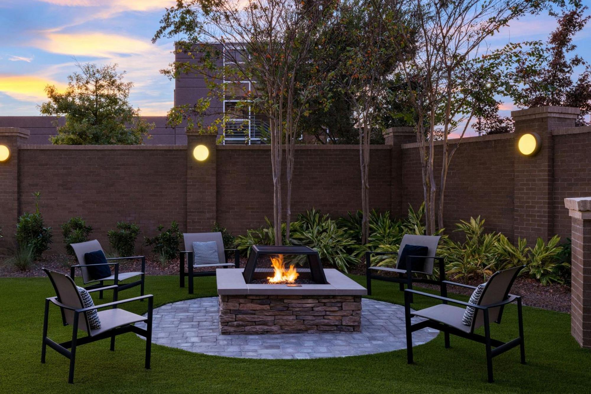 Courtyard By Marriott Starkville Msu At The Mill Conference Center Eksteriør billede